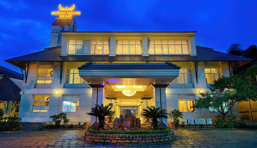 Combo Khách sạn Mường Thanh Holiday Đà Lạt: Vé máy bay + Phòng khách sạn 4* + Ăn sáng